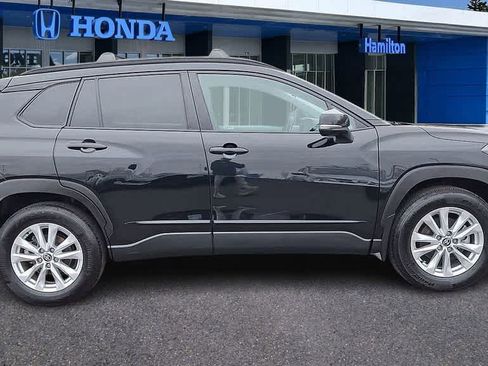 Used 2022 Toyota Corolla Cross LE image 9