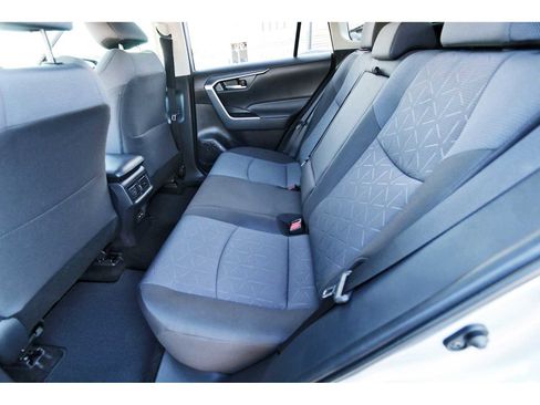 Used 2025 Toyota RAV4 XLE image 12