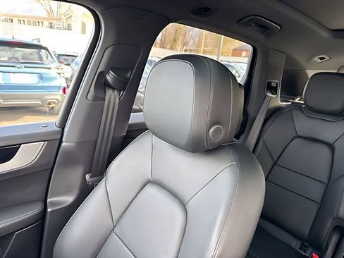 Used 2024 Porsche Cayenne w/ Premium Package AWD/4WD image 29