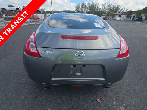 Used 2017 Nissan 370Z Coupe RWD image 4