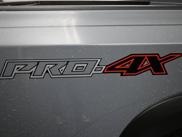Used 2025 Nissan Frontier PRO-4X w/ Pro Convenience Package AWD/4WD image 5