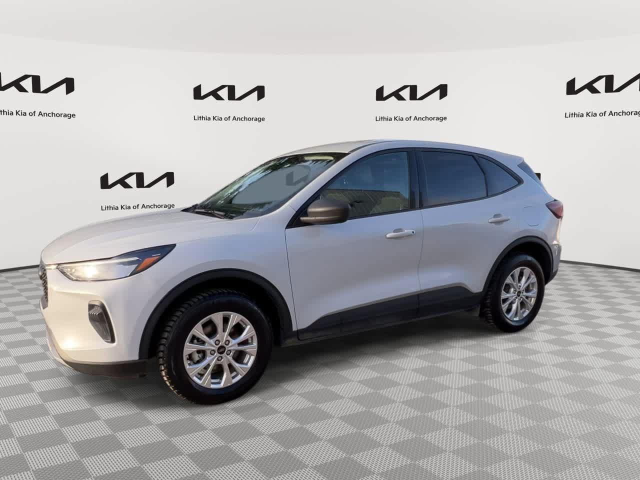 Used 2025 Ford Escape Active AWD/4WD image 4