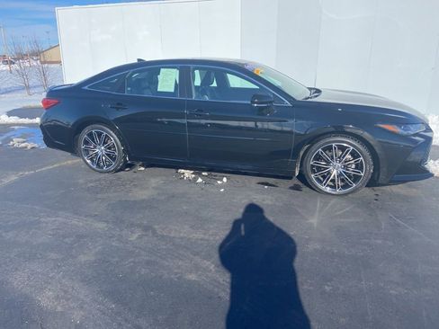 Used 2019 Toyota Avalon Touring w/ All Weather Liner Package image 3