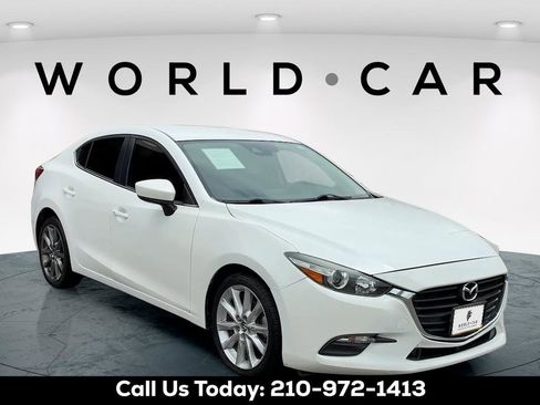 Used 2018 MAZDA MAZDA3 Touring FWD image 1