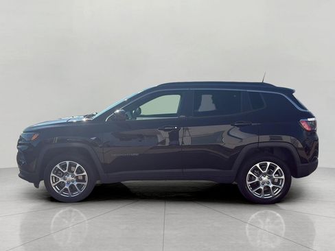 Used 2023 Jeep Compass Latitude AWD/4WD image 7