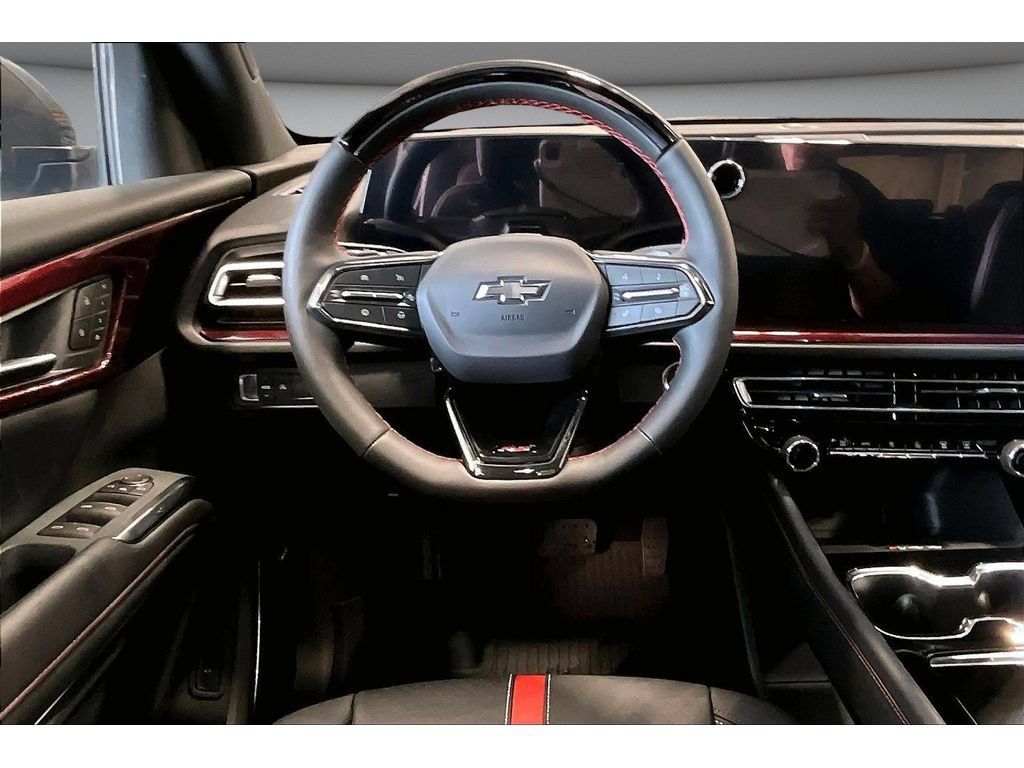 New 2026 Chevrolet Traverse RS w/ LPO, Floor Liner Package FWD image 23
