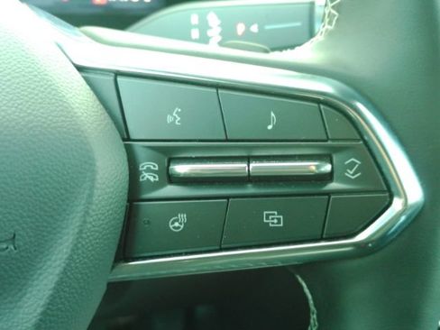 Used 2026 Chevrolet Traverse LT FWD image 40