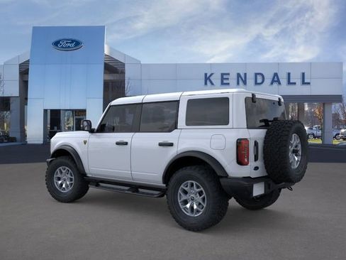 Used 2025 Ford Bronco Badlands image 4