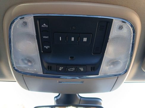 Certified 2022 Jeep Grand Cherokee Limited w/ Trailer Tow Group IV image 47