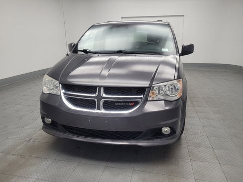 Used 2017 Dodge Grand Caravan SXT image 15