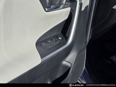 Used 2023 Toyota RAV4 Limited image 11