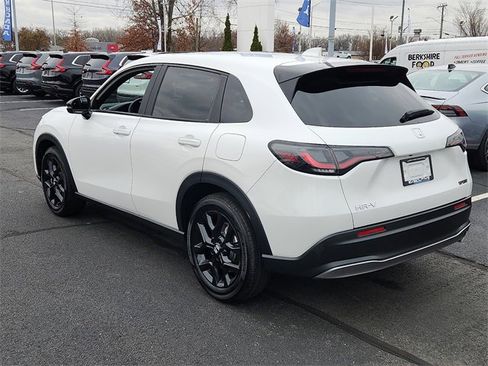 Used 2025 Honda HR-V Sport image 4