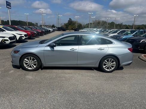 Used 2017 Chevrolet Malibu LT w/ Driver Confidence Package image 10