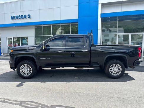 Used 2020 Chevrolet Silverado 2500 High Country w/ Technology Package AWD/4WD image 3