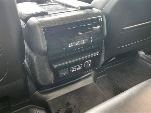 Used 2022 Jeep Wagoneer Series II AWD/4WD image 32
