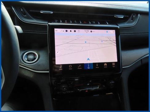 Certified 2023 Jeep Grand Cherokee L Limited w/ Luxury Tech Group II image 21