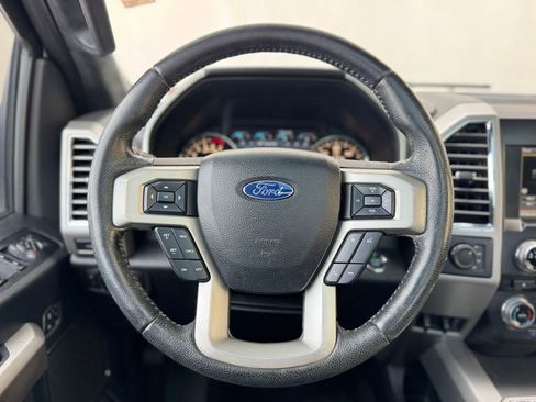 Used 2015 Ford F150 Lariat image 5