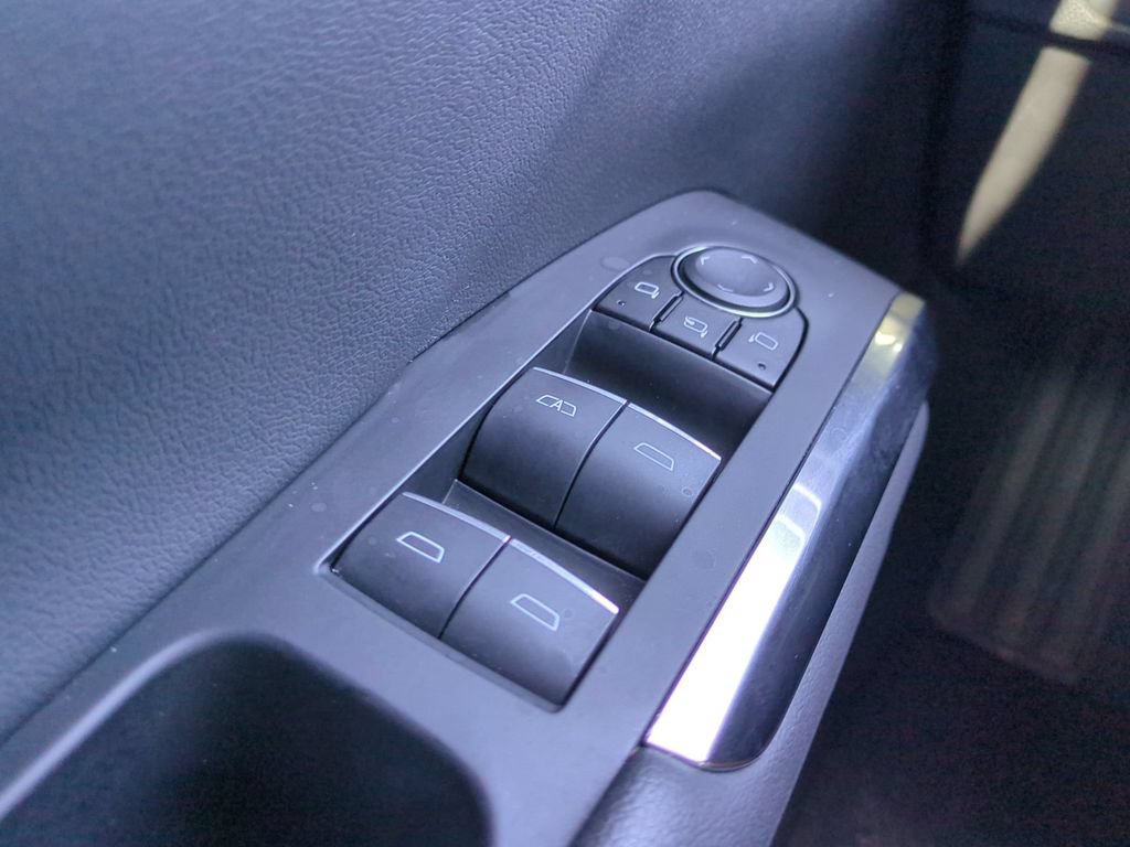 Used 2024 Chevrolet Traverse RS FWD image 30