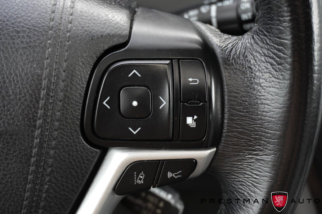 Used 2018 Toyota Sienna XLE w/ XLE Navigation Package FWD image 27