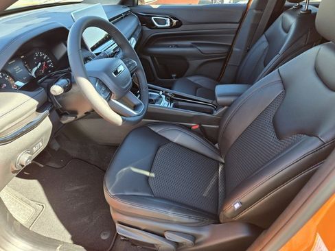 New 2026 Jeep Compass Latitude AWD/4WD image 32