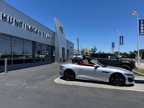 Used 2022 Jaguar F-TYPE R AWD/4WD image 3