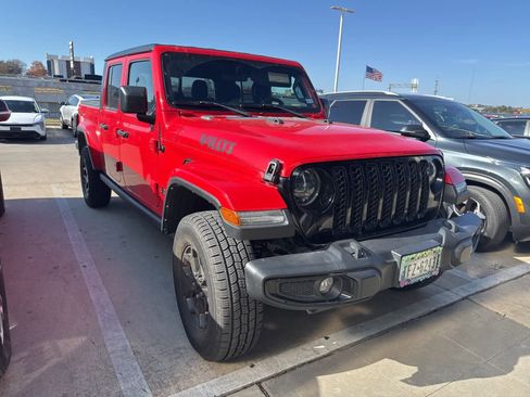 Used 2023 Jeep Gladiator Sport image 3