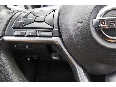 Used 2020 Nissan Kicks S image 8