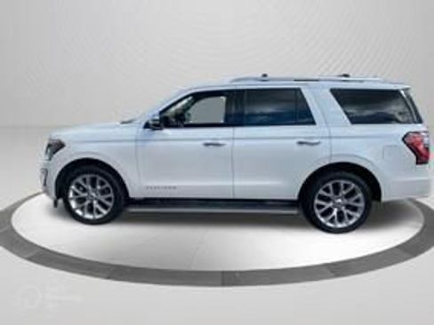 Used 2019 Ford Expedition Platinum image 3