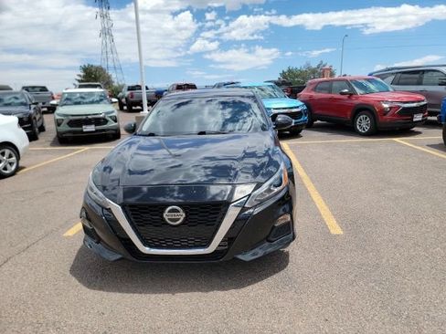 Used 2020 Nissan Altima 2.0 SR FWD image 2