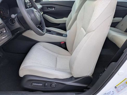 New 2025 Honda Accord SE image 4