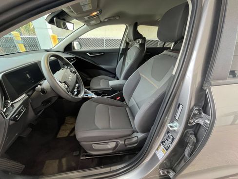 Used 2026 Kia Niro LX FWD image 24
