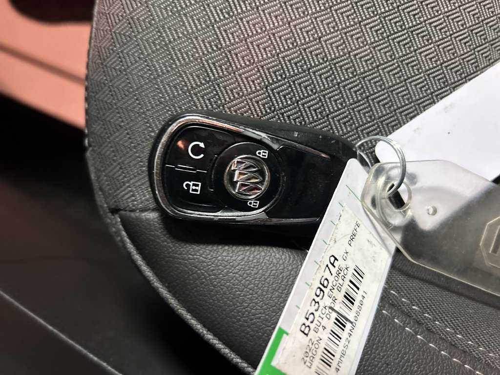 Used 2022 Buick Encore GX Preferred w/ Sport Touring Package FWD image 20