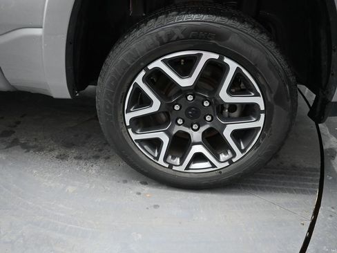 Used 2025 RAM 1500 Laramie image 15