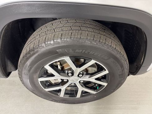 Used 2024 Jeep Grand Cherokee L Limited w/ Luxury Tech Group II image 11