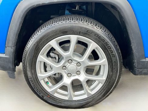 Used 2023 Jeep Compass Latitude AWD/4WD image 31
