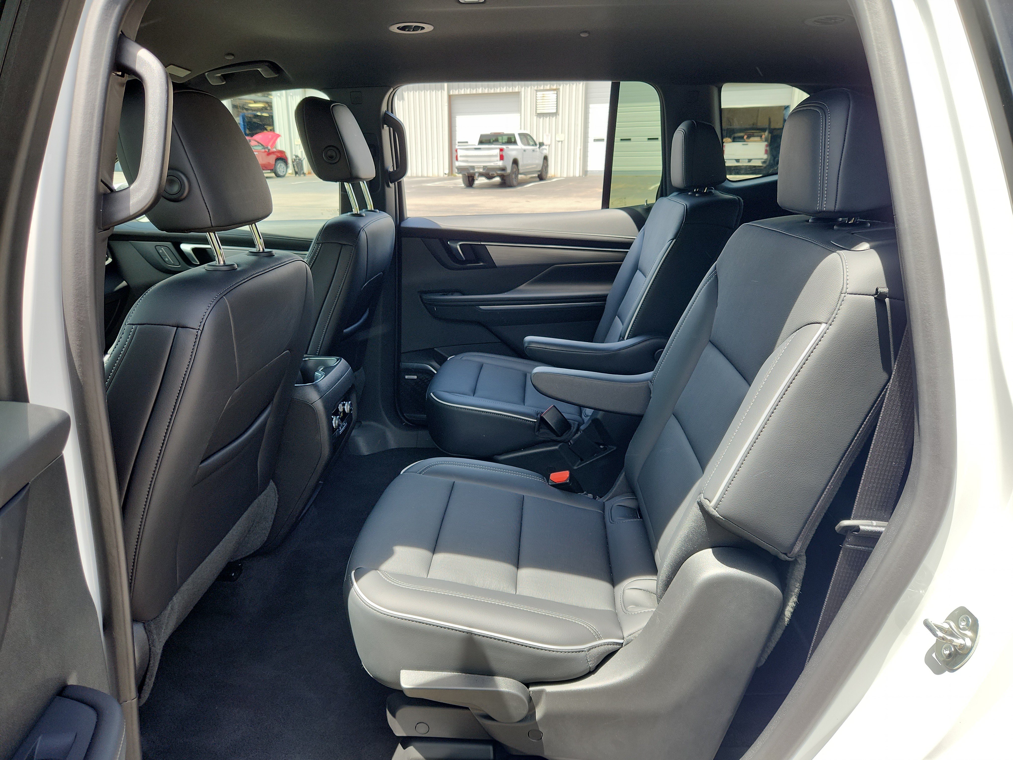 Used 2025 Buick Enclave Preferred FWD image 40