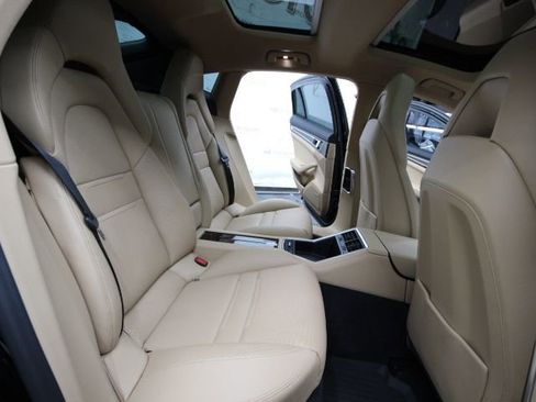 Used 2018 Porsche Panamera 4S image 30