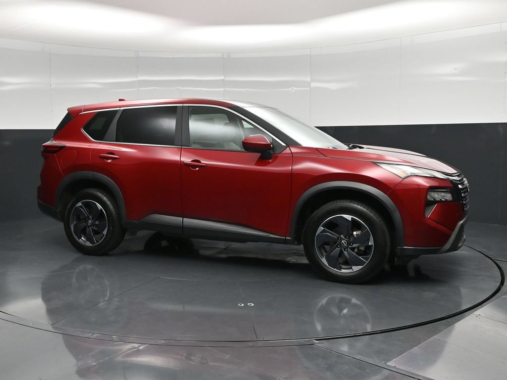 Used 2025 Nissan Rogue SV AWD/4WD image 5