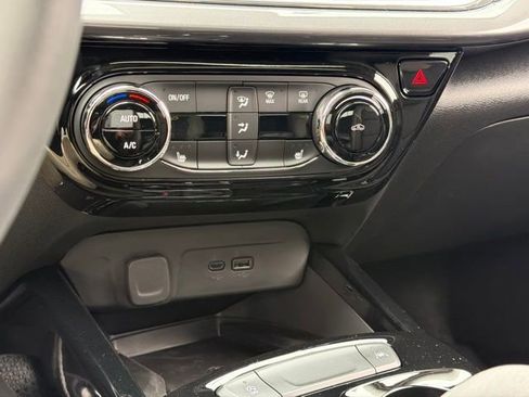 New 2026 Chevrolet Trax ACTIV w/ Sunroof Package FWD image 26