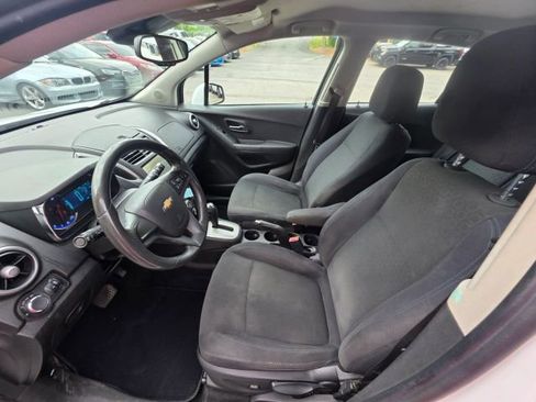 Used 2016 Chevrolet Trax LS AWD/4WD image 12