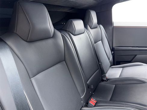 Used 2024 Tesla Cybertruck AWD Crew Cab image 43