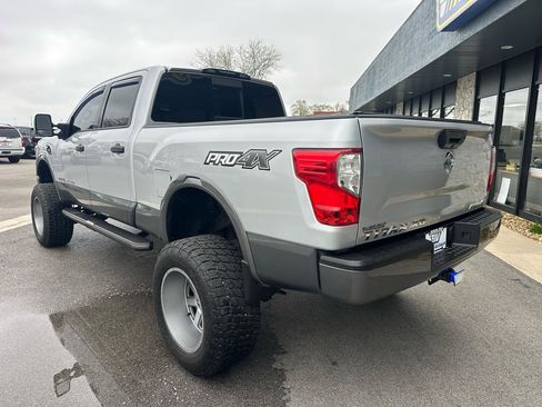 Used 2017 Nissan Titan PRO-4X image 5