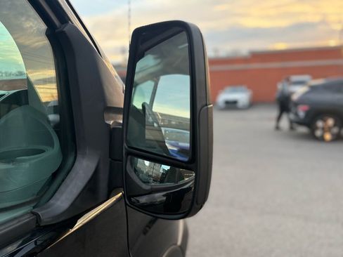 Used 2019 Ford Transit 350 XLT image 18