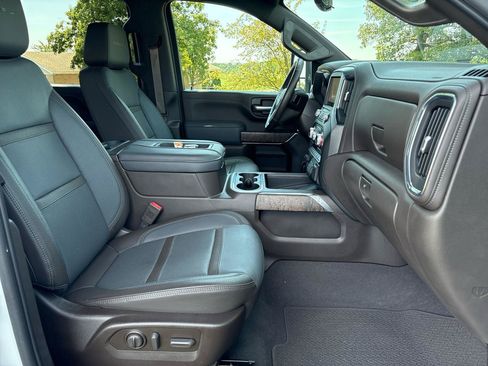 Used 2021 GMC Sierra 3500 Denali w/ Technology Package AWD/4WD image 11