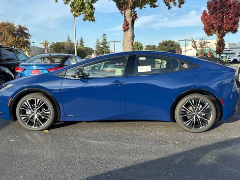New 2026 Toyota Prius XLE image 6