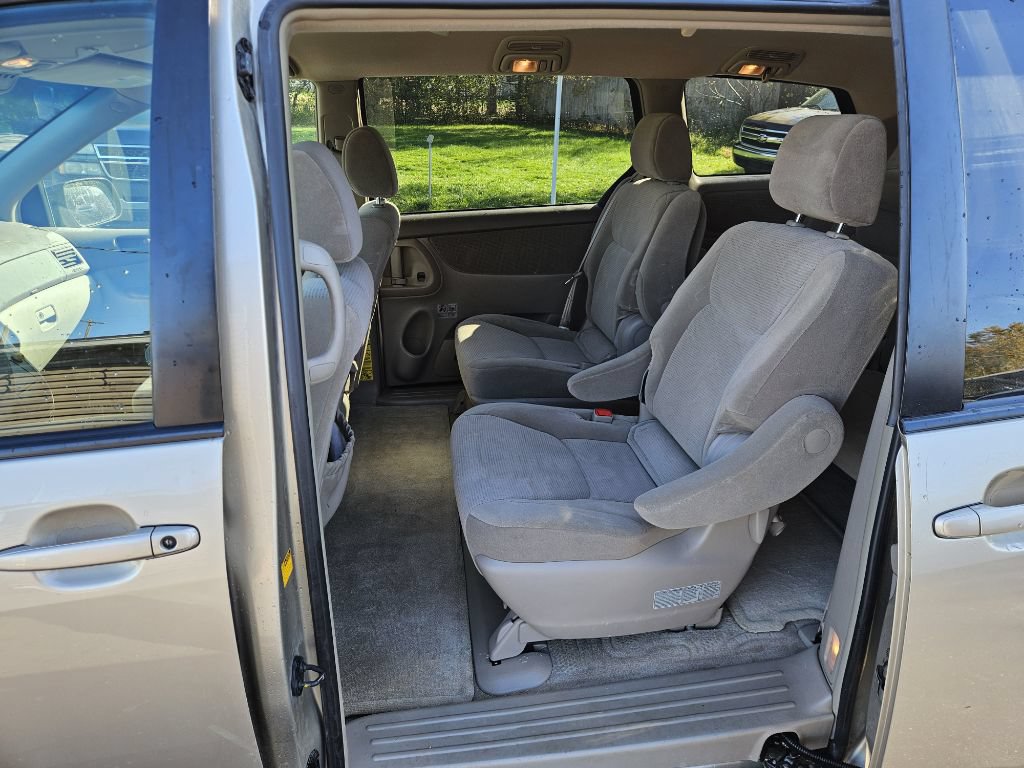 Used 2005 Toyota Sienna CE FWD image 14