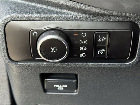 Used 2025 Ford Bronco Badlands image 24