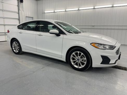 Used 2020 Ford Fusion SE FWD image 15