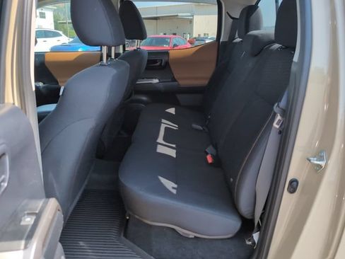 Used 2017 Toyota Tacoma SR5 w/ Tow Package AWD/4WD image 15