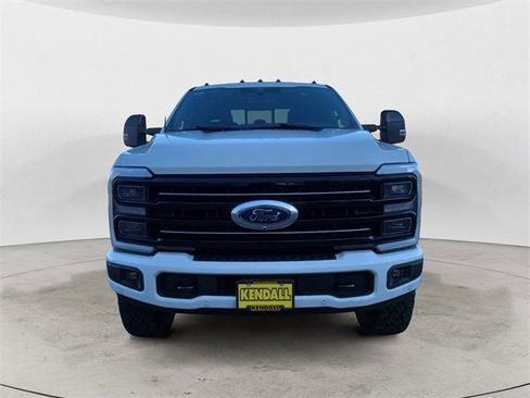 Certified 2025 Ford F350 Platinum w/ Tremor Off-Road Package image 7